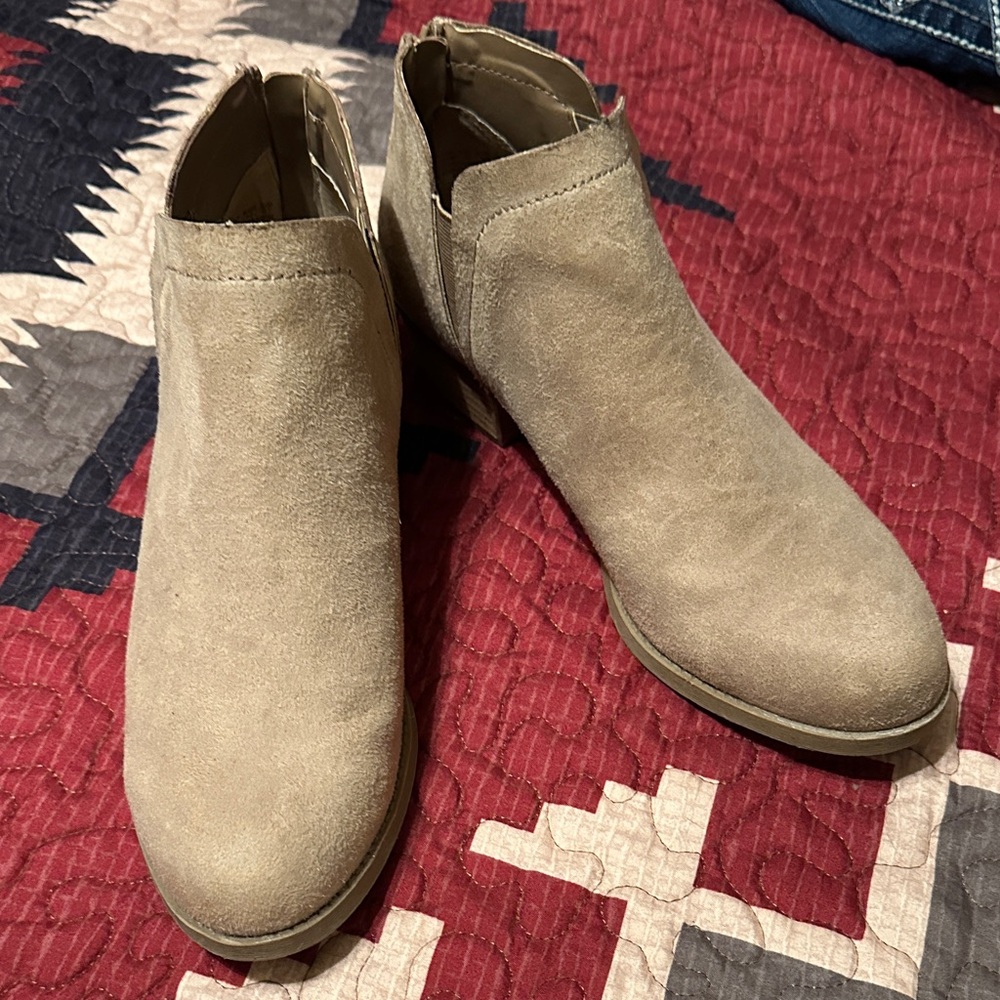 Carlos Beige Ankle Booties
